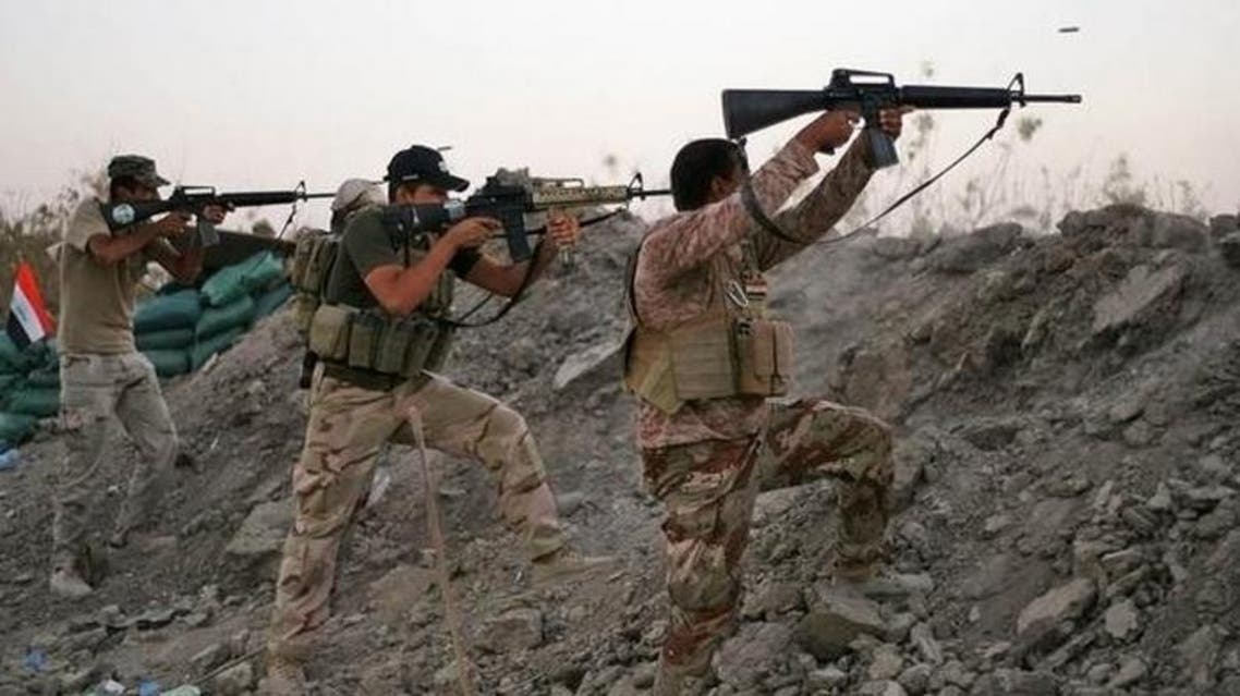 الجيش العراقي يقاتل داعش في الانبار