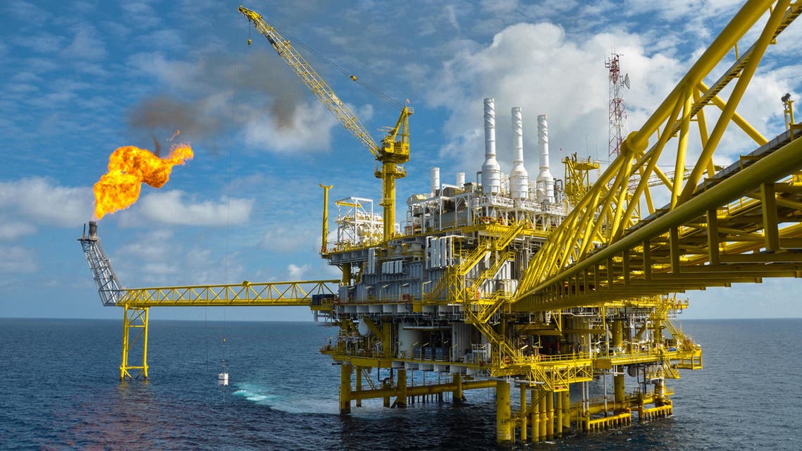 Kuwait to boost drilling rigs, crude capacity despite low oil price-KOC (Shutterstock)