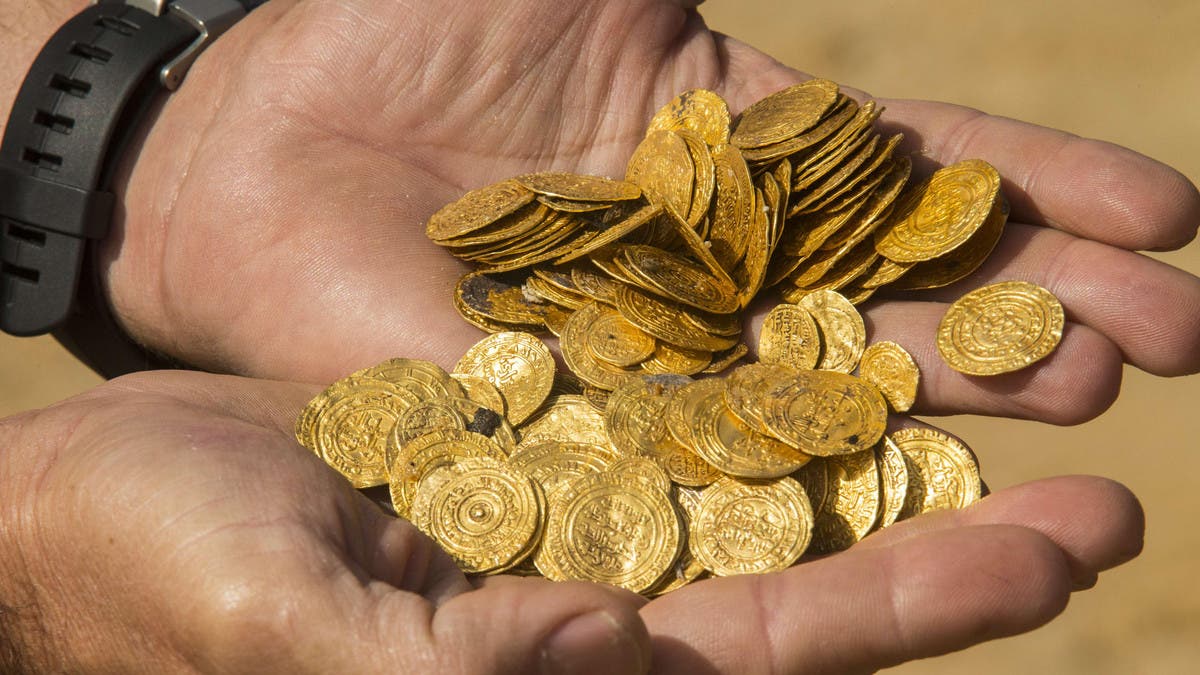 These Gold Coins Were Stashed in a Stone Wall Nearly 1,400 Years Ago, Smart News