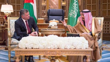 King Salman bin Abdulaziz, right, and King Abdullah II of Jordan, left. (SPA photo)