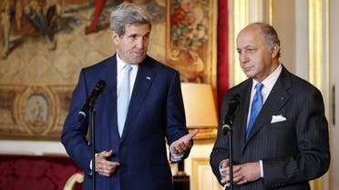 French Foreign Minister Laurent Fabius (R) and U.S. Secretary of State John Kerry speak during joint statement at the Quai d'Orsay Foreign Affairs ministry in Paris on Nov. 20, 2014. (File photo: Reuters) 