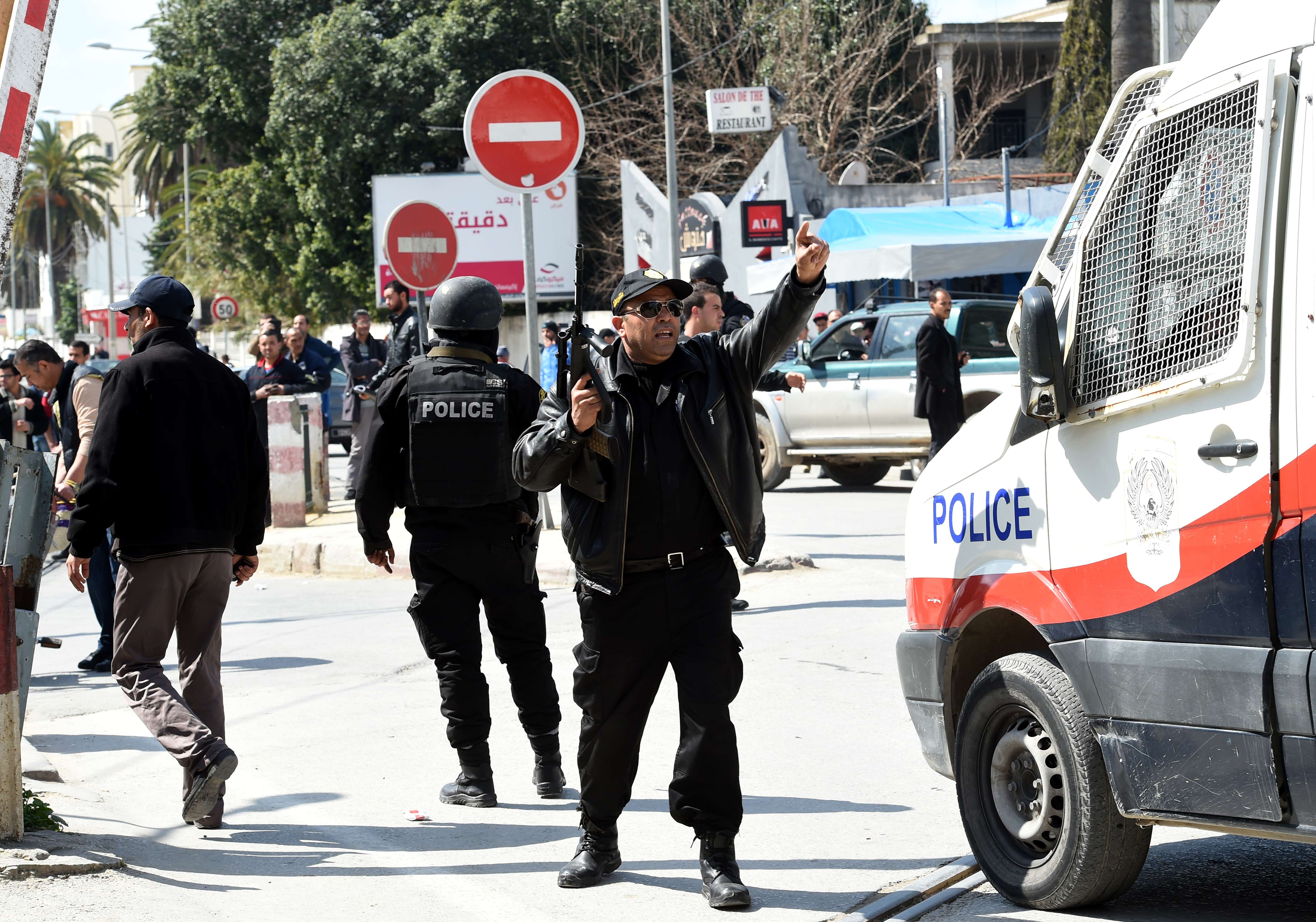 Tunisian security forces secure the area after gunmen attacked Tunis' famed Bardo Museum on March 18, 2015. 