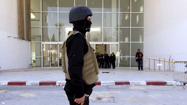 Policemen guard the entrance of the Bardo museum in Tunis March 19, 2015. (File: Reuters)
