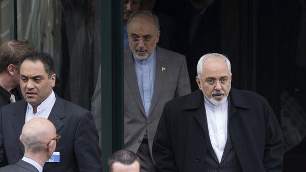 برلمان إيران يطالب ظريف وصالحي بشرح ملابسات انفجار نطنز