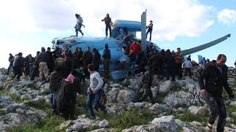 Syria regime helicopter crashes, crew captured 