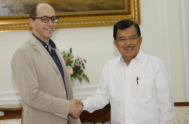 Twitter chief vows to help Indonesia fight disasters (AP)
