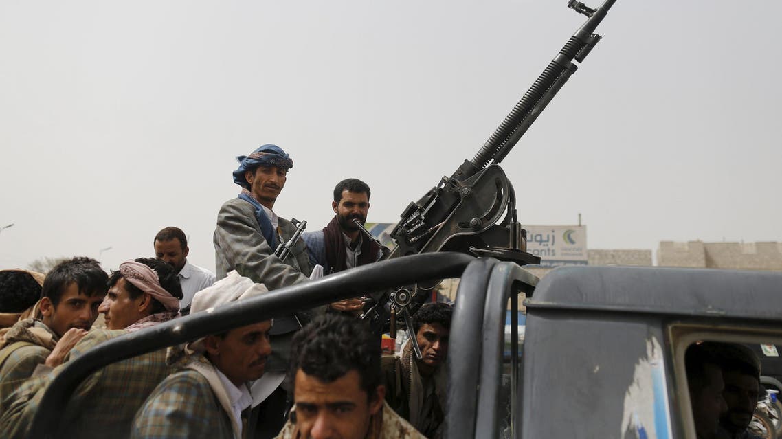 3 عناصر من الحوثيين بالقرب من مطار صنعاء