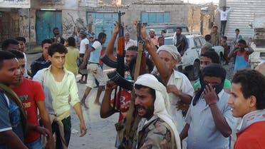 Yemeni armed members of a local armed resistance group, supporting President Abedrabbo Mansour Hadi, gather in the streets of Dar Saad district at the northern entrance to the city of Aden in preparation to face Huthi fighters, on March 27, 2015. (File: AFP)