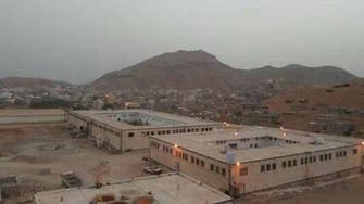 اليمن.. القاعدة تهاجم #سجن_المكلا وتطلق سراح السجناء