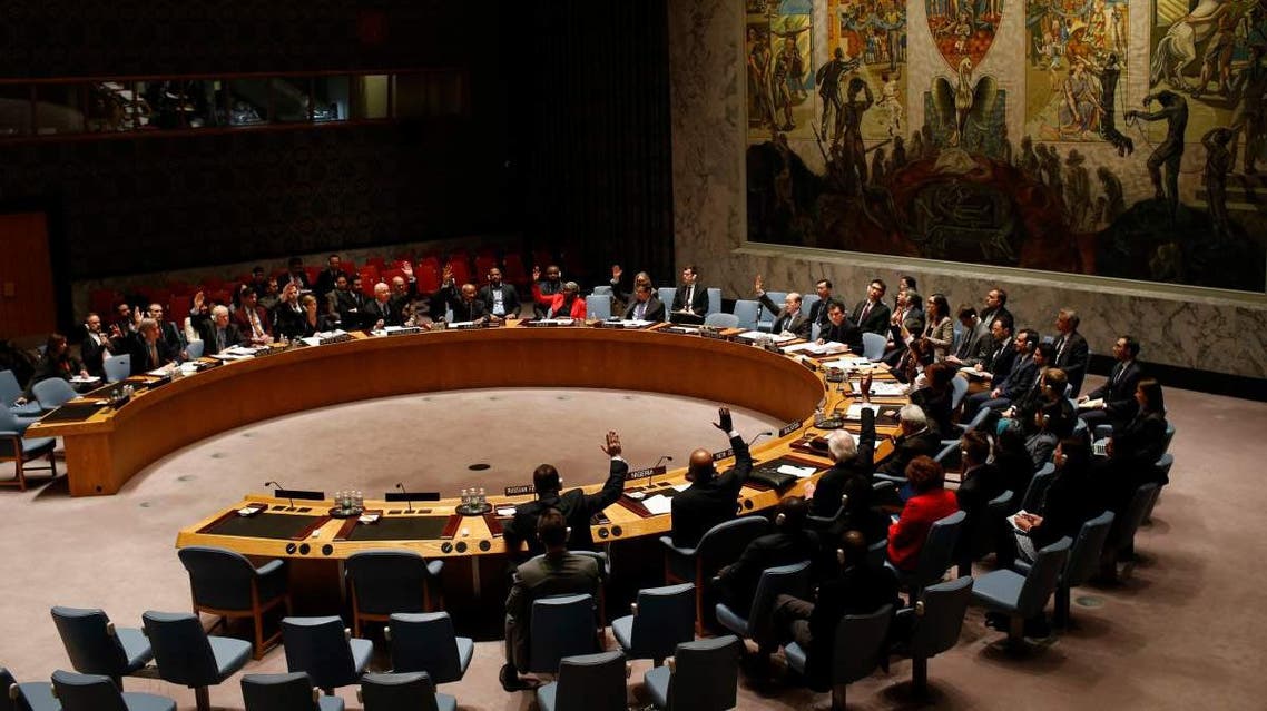 The U.N. Security Council votes in favor of a resolution demanding the Houthi militia's withdrawal from Yemeni government institutions during a meeting at the U.N. headquarters in New York City on Feb. 15, 2015. (File: Reuters)
