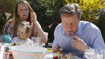 British PM mocked for eating hot dog with knife and fork