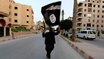 ISIS beheads opposition fighters in Damascus suburb: Monitor