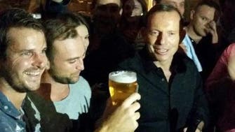 Aussie PM downs beer in a few seconds, sparking debate