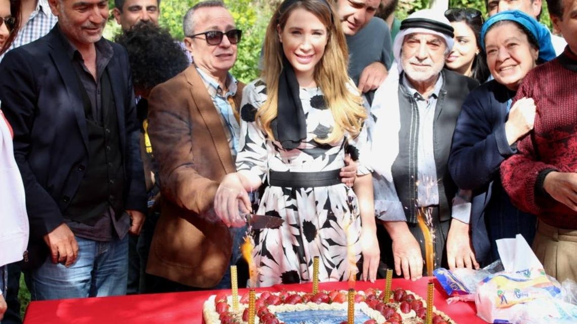 الفنانة سابين والمخرج مروان حداد وسمير حبشي مع فريق عمل المسلسل
