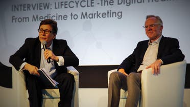John Sculley (right) addresses the audience at Digital Health Live, quizzed by event chair John Nosta. (Supplied)