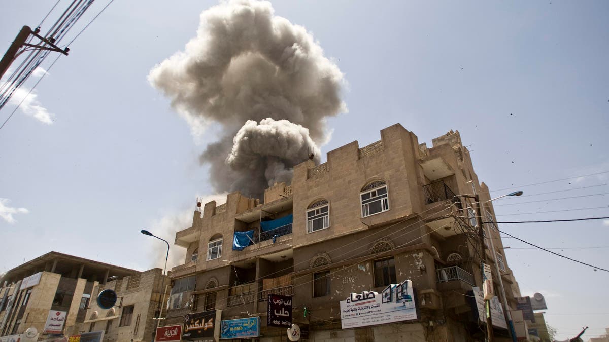 Heavy Bombing On Yemen Border Area By Saudi Forces And Houthis | Al ...