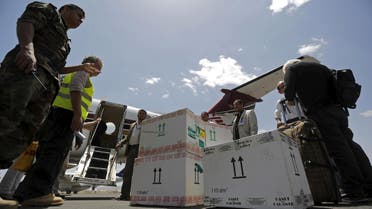 Aid backages are being unloaded from a Doctors Without Borders plane at Sanaa International Airport May 14, 2015. (File: Reuters)