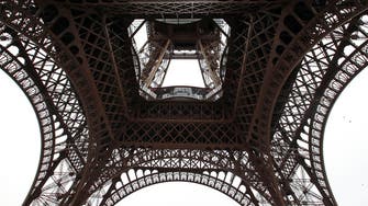 Eiffel Tower closed amid pickpocket fears
