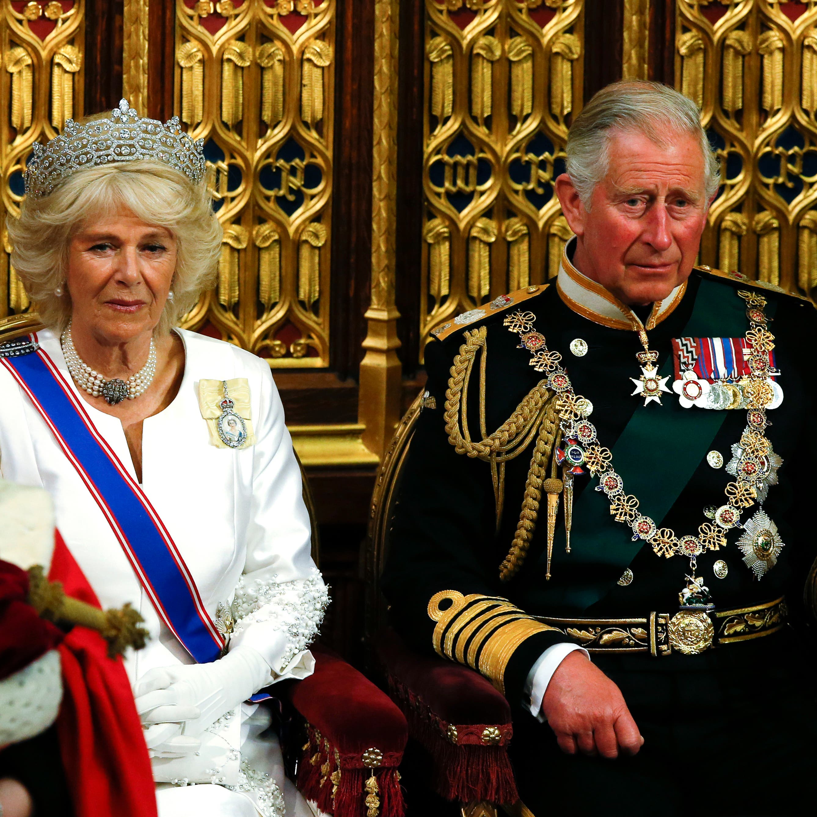 بعد اعتبارها دخيلة.. كاميلا ستصبح ملكة بريطانيا مع خلافة تشارلز لوالدته
