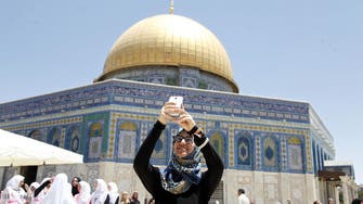 Palestinians connect to Jerusalem holy shrine with ‘selfies’