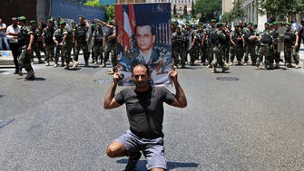 Lebanese anti-government protesters scuffle with army