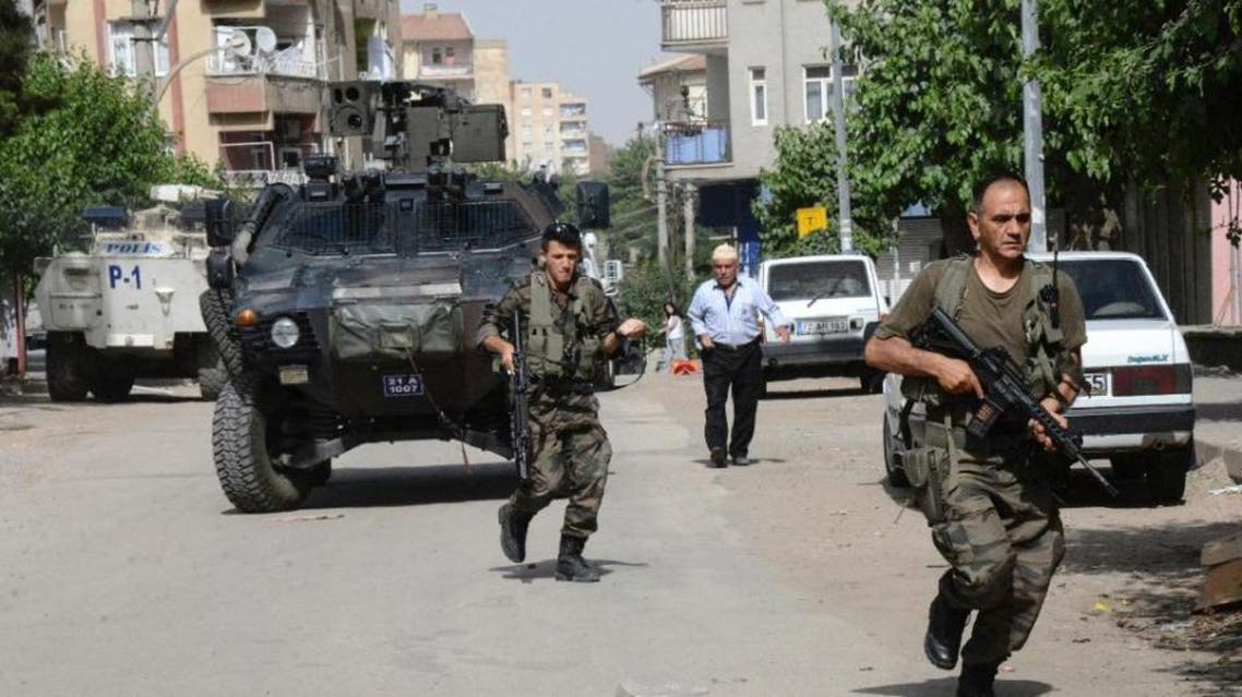 تركيا.. اعتقال 45 أجنبياً في طريقهم للقتال في سوريا
