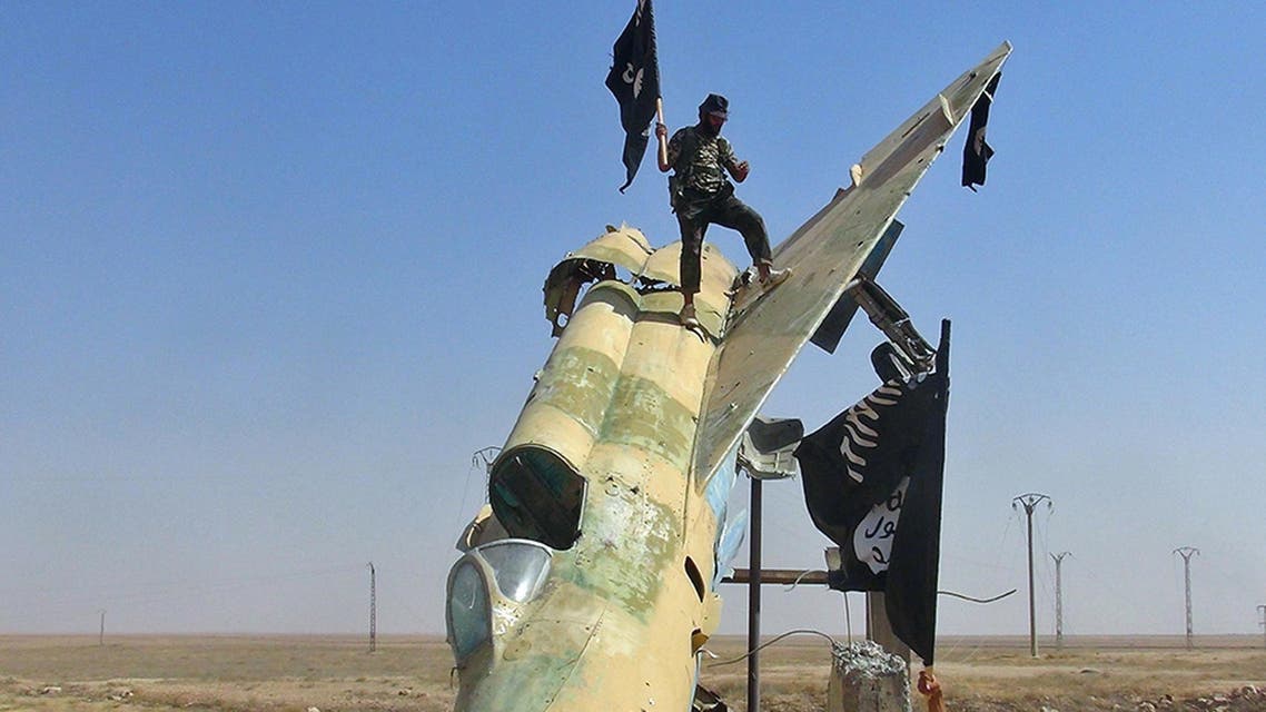 ISIS had given cafe owners four days from Sunday to disconnect wireless Internet networks used by residents. (AP)