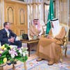 U.S. defense secretary meets Saudi monarch