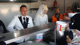 Just married! Turkey couple feed 4,000 refugees