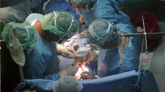 Indian doctors remove giant kidney from man 