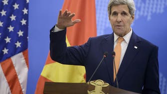 Kerry, top Democratic U.S. senator spar on Iran deal