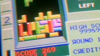 Playing Tetris can reduce food and drugs cravings, study finds
