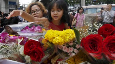 Mourning Bangkok bomb victims