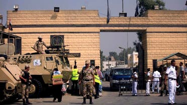 Egyptian army soldiers guard Tora prison complex, of which the high-security al-Aqrab facility is part. (File photo: AP)