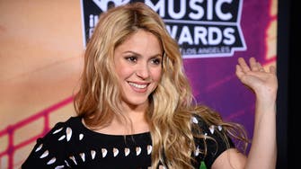 Shakira urges nations to forget ‘racism,’ end refugee crisis