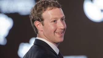 Zuckerberg pledges internet in refugee camps