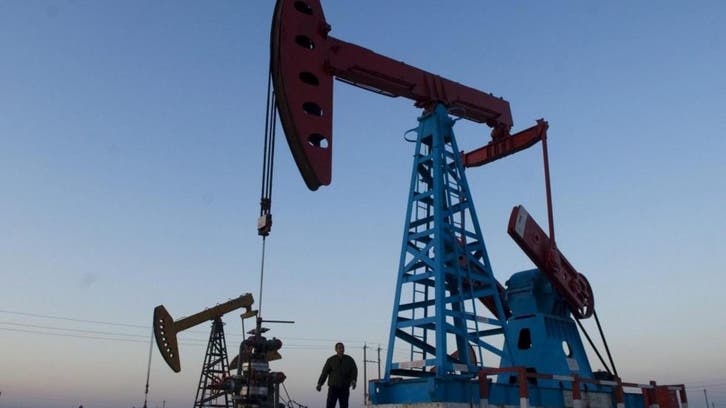 مصر توقع اتفاقيتين جديدتين لاستكشاف النفط في الصحراء الشرقية والغربية