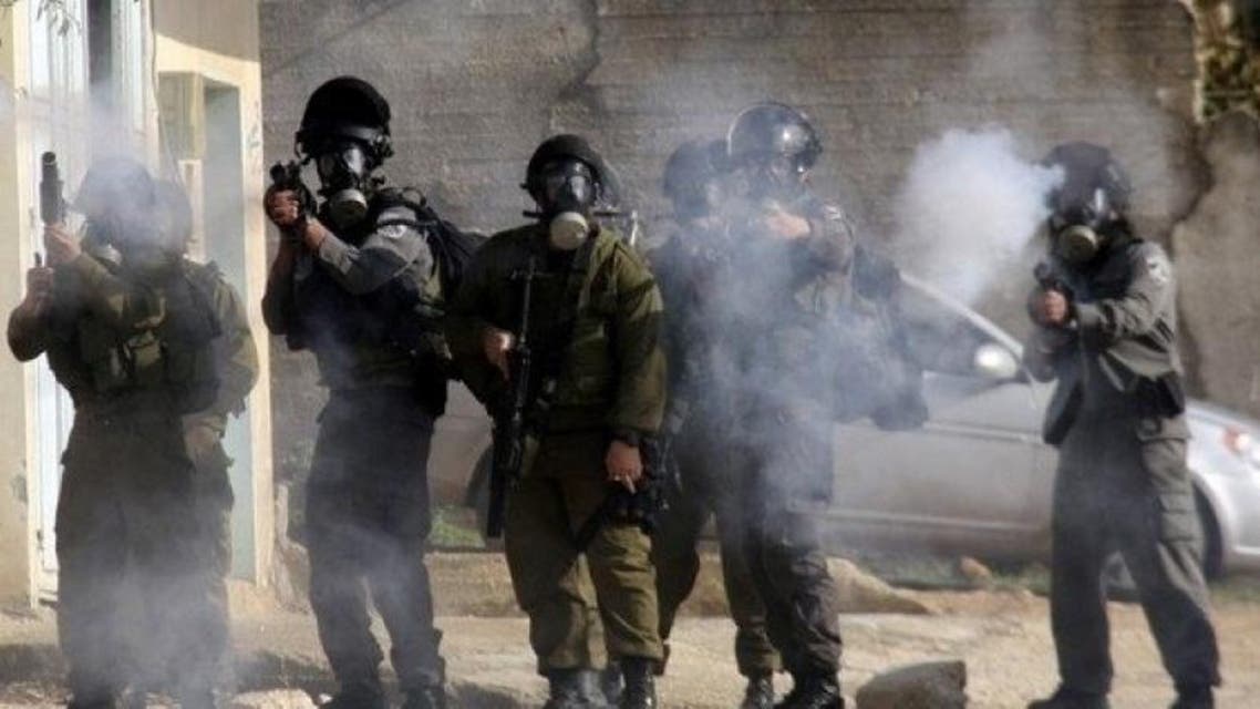 الجيش الاسرائيلي يطلق النار على متظاهرين فلسطينيين في الضفة الغربية فلسطين
