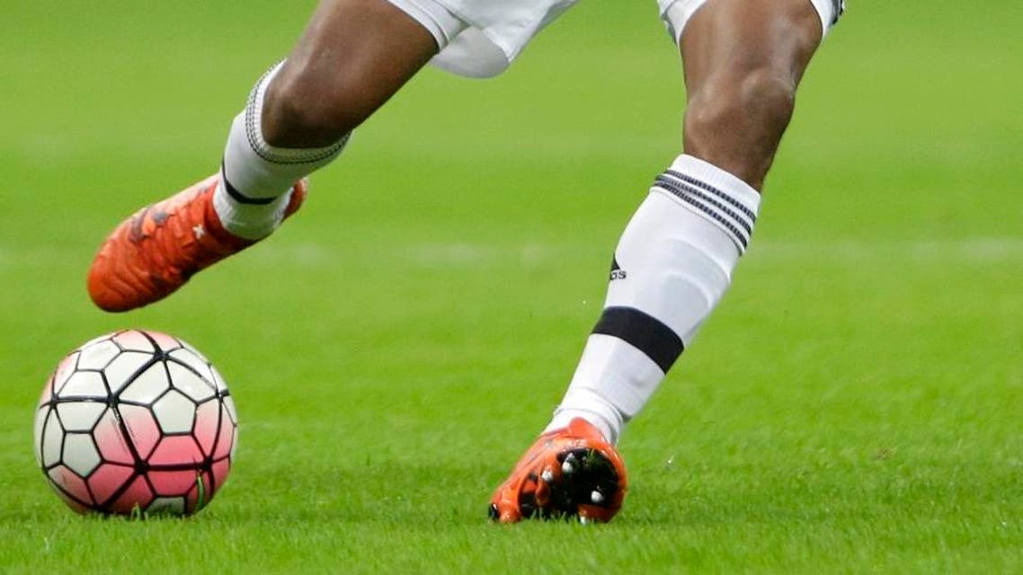 Juventus' Juan Cuadrado kicks the ball during a Serie A soccer match between Inter Milan and Juventus at the San Siro stadium in Milan, Italy, Sunday, Oct. 18, 2015. (AP Photo/Luca Bruno)