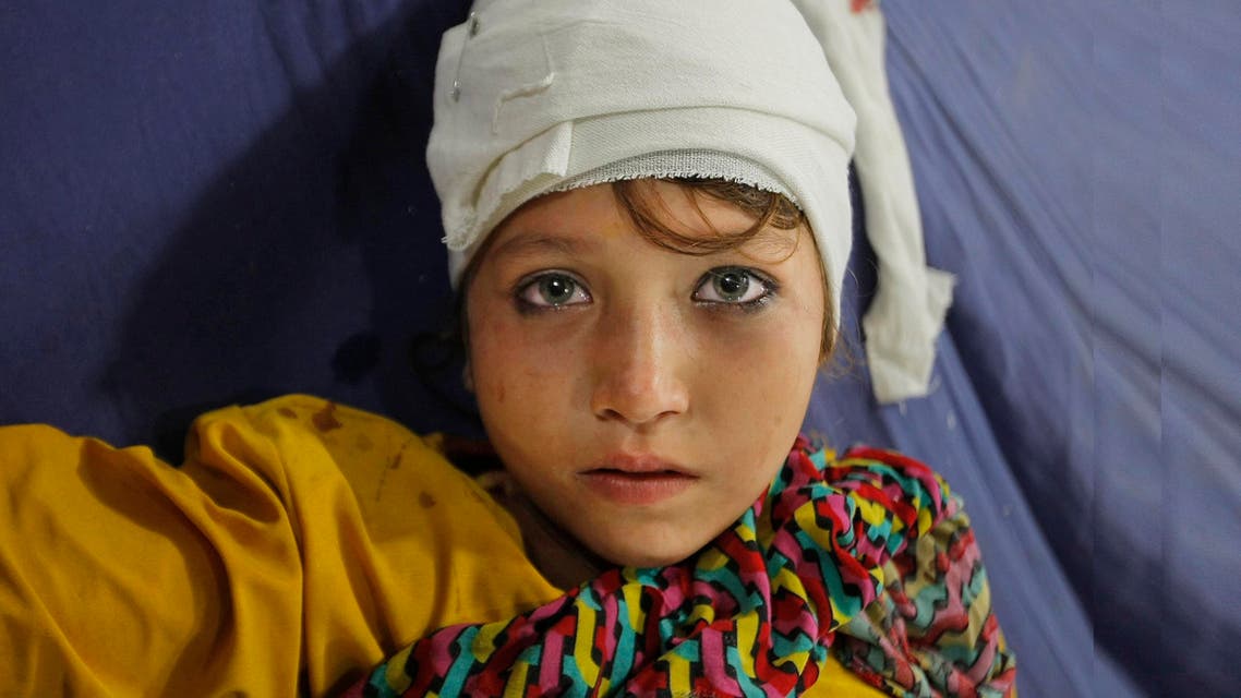 A girl injured from an earthquake admits at a local hospital in Peshawar, Pakistan, Monday, Oct. 26, 2015. (AP)