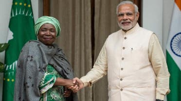 African Union Chairperson Nkosanzana Dlamini-Zuma shakes hands with PM Modi during their meeting at the India-Africa Forum Summit in New Delhi, Oct. 28, 2015. (AFP)