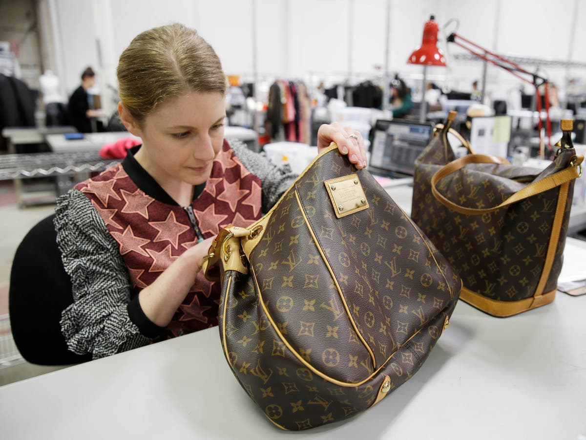 Lv Bags Class a in Dubai All Types Are Same Price