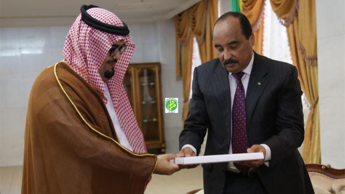 الرئيس الموريتاني يتلقى الدعوة من السفير السعودي في نواكشوط