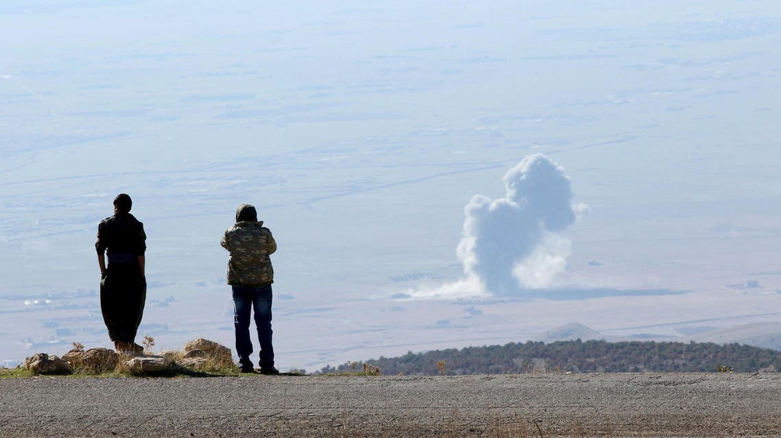 Smoke rises from the site of U.S.-led air strikes in the town of Sinjar, Iraq November 12, 2015. (Reuters)