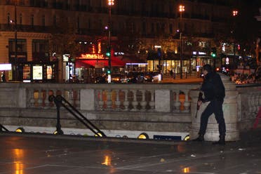 Armed police paris memorial place (Asma Ajroudi/ Al Arabiya News)
