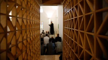 Bosnian Muslim Imam Merim Djulovic conducts Eid al-Adha prayers at Gazi Turalibeg mosque in Tuzla, 120 kilometers north of Sarajevo, Bosnia. (File photo: AP)