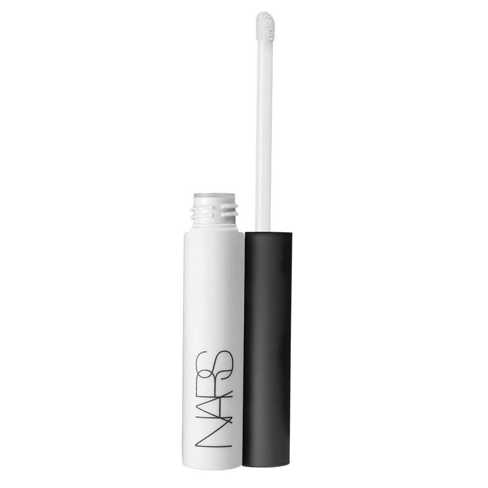 Whether you have dry, combination or oily skin, wearing a primer as a base for your makeup is essential.