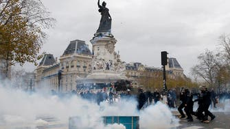 Police clash with climate activists at Paris demonstration 