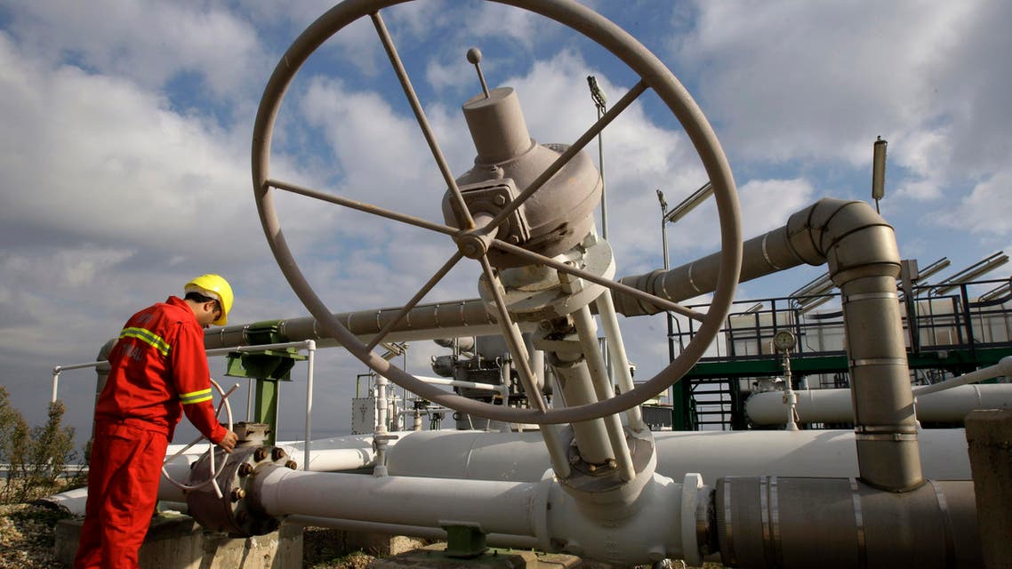 A worker checks valves at the BOTAS liquefied natural gas, LNG, import terminal in Marmara Ereglisi, near the city of Tekirdag, western Turkey, Thursday, Jan. 8, 2009. (AP)