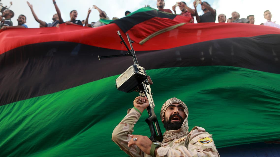 One of the members of the military protecting a demonstration against candidates for a national unity government. (File photo: Reuters)